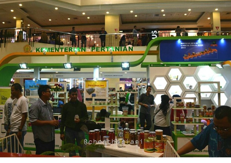 booth33.jpeg